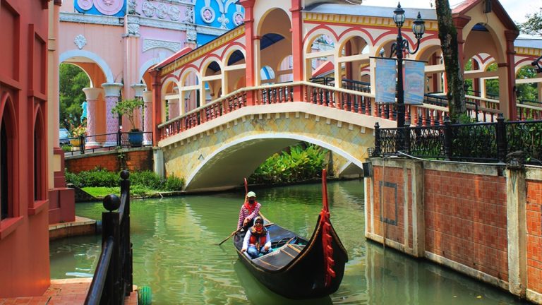 Little Venice Puncak, Wisata Bernuansa Eropa di Tengah Pegunungan