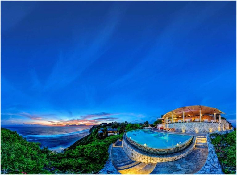 Karma Kandara, Oase Kemewahan di Tebing Uluwatu Bali