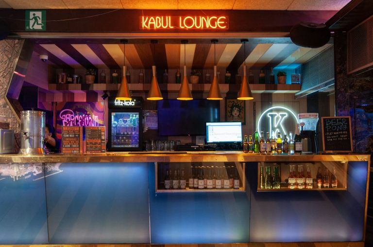 Kabul Party Hostel, Pusat Pesta Terbaik di Jantung Barcelona yang Tak Pernah Redup